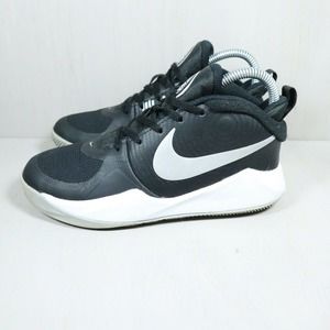 NIKE TEAM HUSTLE D9 (GS) KIDS SIZE 4Y BLACK/METALLIC SILVER AQ4224-001